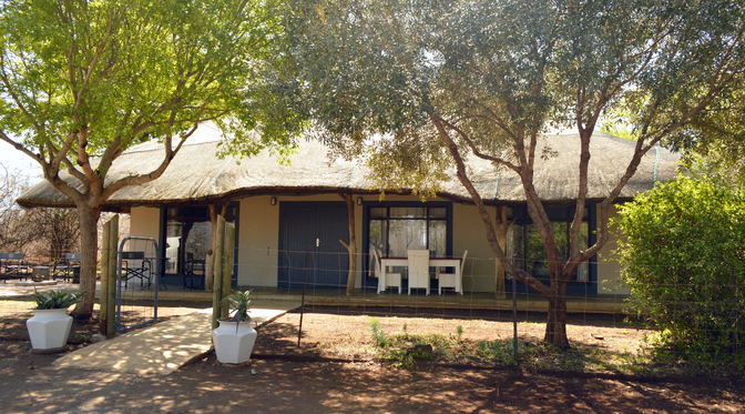Umkhaya Cottage - Self catering Accommodation for small families