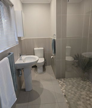 Standard Pool Unit Bathroom 1