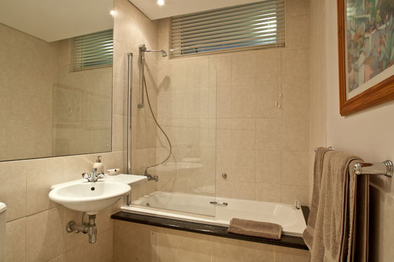 Main En-Suite