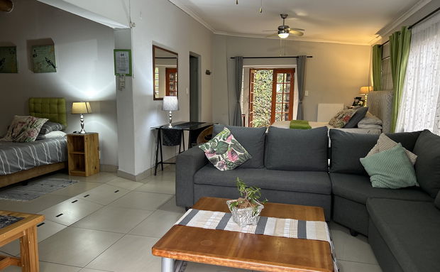 Open plan family unit, offering queen size bed and two single beds. Full kitchen, full bathroom, deck with a braai and a beautiful view.
