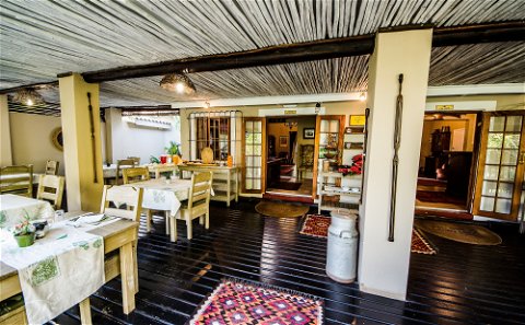 Dining deck at Lidiko Lodge