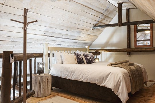 Suite 4 - Loft Bedroom. King or 2 Singles