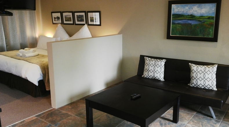 King studio with lounge Treelands Abbey Dullstroom King studio with lounge Treelands Abbey Dullstroom