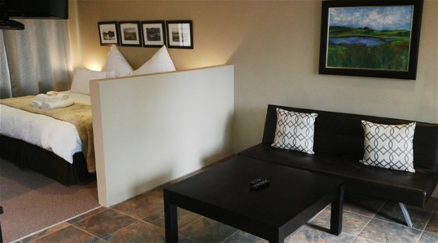 King studio with lounge Treelands Abbey Dullstroom King studio with lounge Treelands Abbey Dullstroom