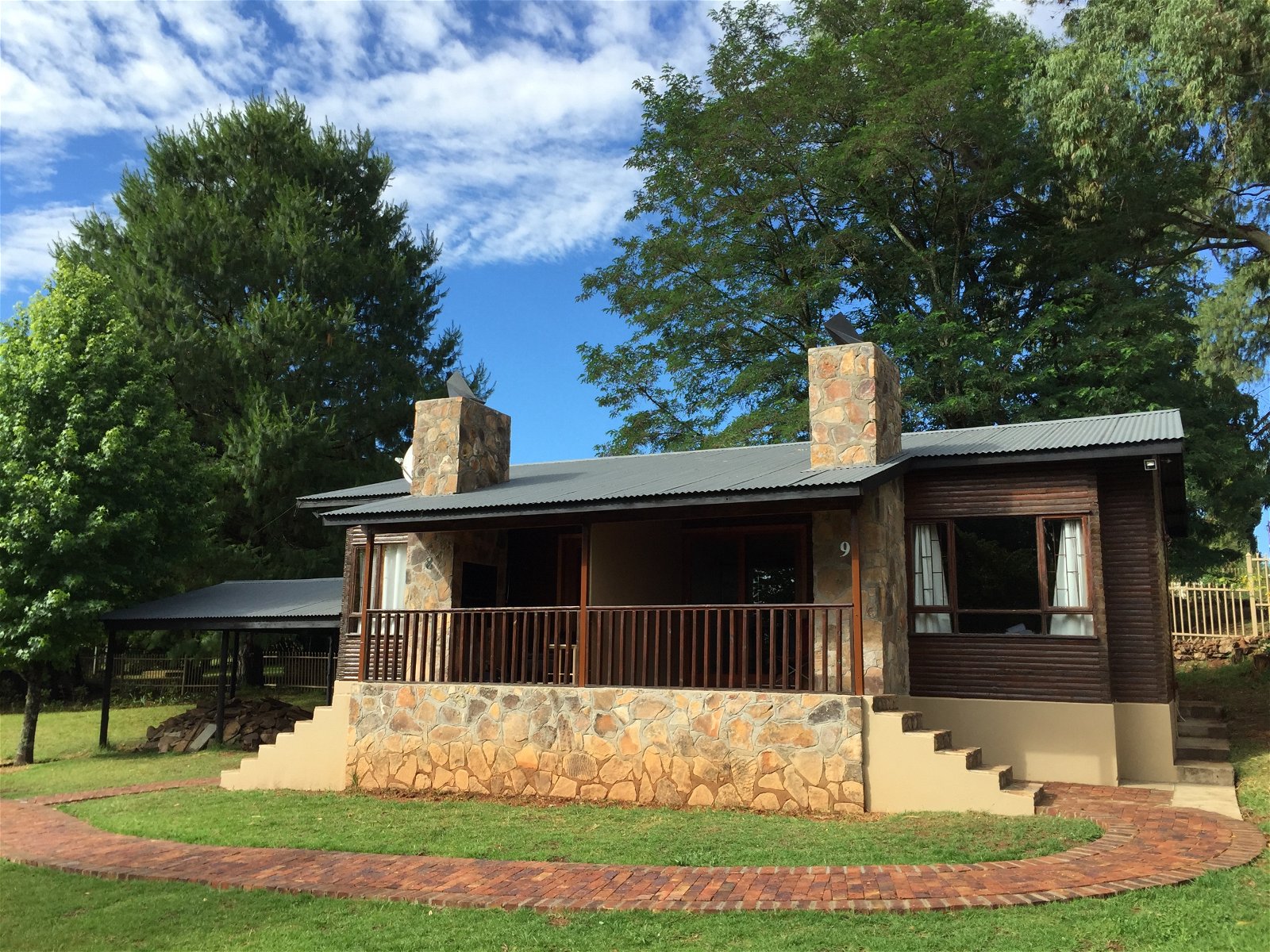 Treelands Abbey Cabin units