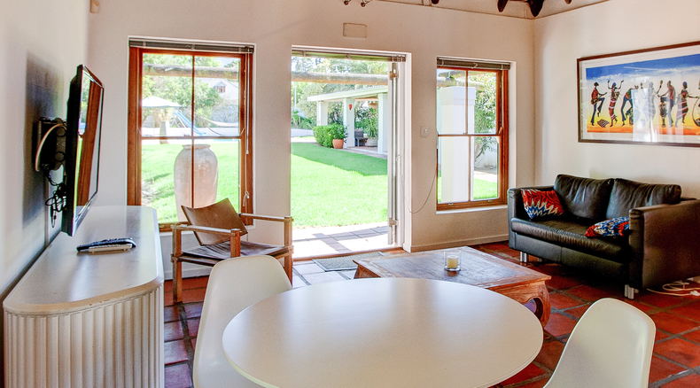 self catering, pool, garden patio, helderberg, somerset west