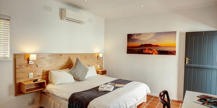 Courtyard Room 1