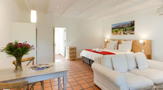 4 star en-suite, kitchenette, accommodation, somerset west 4 star en-suite, kitchenette, accommodation, somerset west