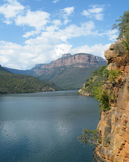 Boat trips on Blyde River Dam