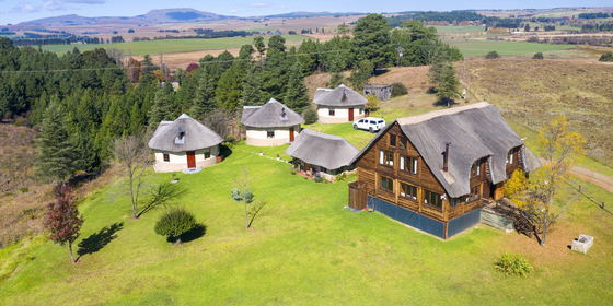 Khotso Lodge, Back-Packers, Horse Trails & Adventures (Underberg)