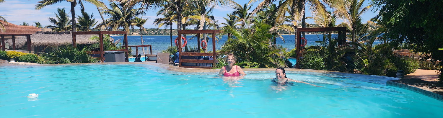 San Martinho Beach Club - www.mac-africatourism.com