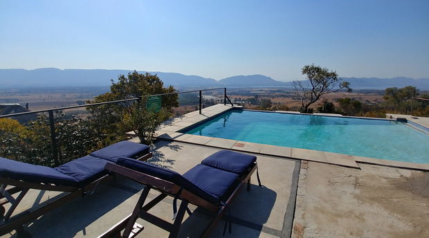 Blue Sky Lodge private pool overlooking the Hartbeespoort valley Blue Sky Lodge private pool overlooking the Hartbeespoort valley