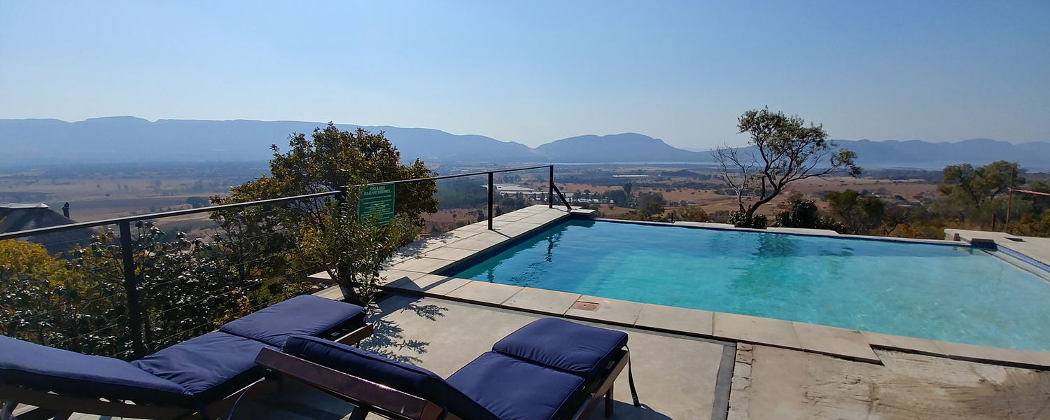 Sky Lodge, Hartbeespoort - Blue Sky Lodge private pool deck