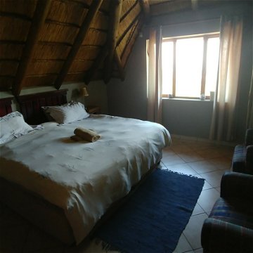 Red Sky Lodge, Sky Lodge - Upper South bedroom