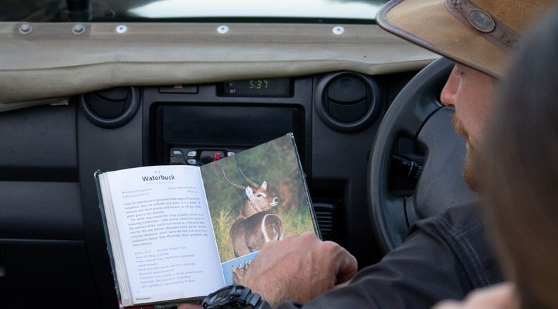 Game drive guide book Game drive guide book