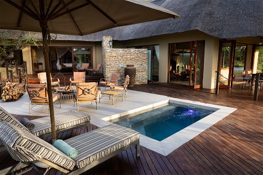Presidential Suite - Room 6 - Plunge pool and boma