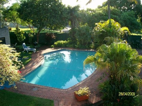 Swimming pool, Kingston Place Guesthouse
