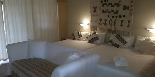 Luxury Suite 6