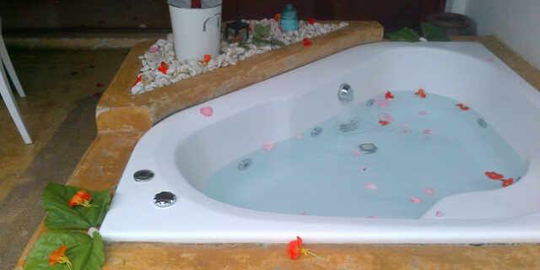 Luxury Suite 8