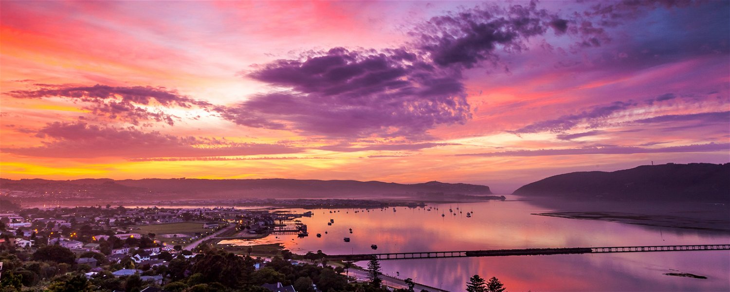 Paradise Found accommodation in Knysna has a heavenly view of Knysna, the lagoon and famous Heads.