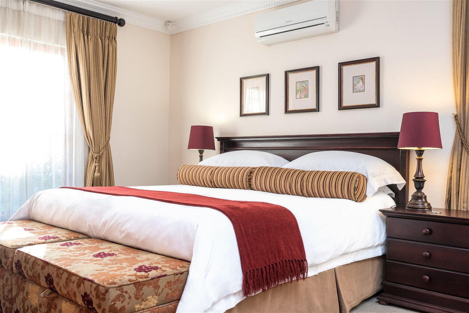 Shiraz Luxury bedroom