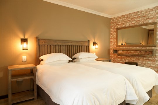 Loerie Guest Lodge Accommodation in George, Garden Route