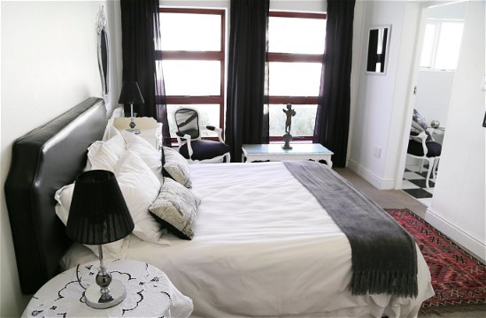 Bedroom with queen bed