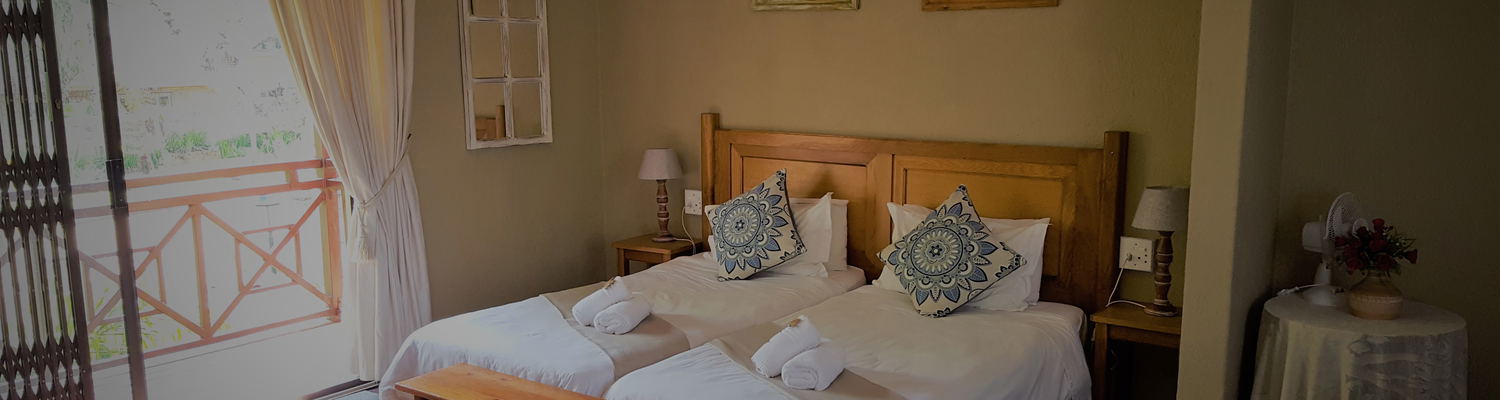Twin room with private entrance: First floor @ Autumn Breeze Manor