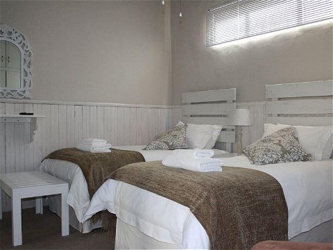 Two Sleeper Twin Room, Cozi Corner Self-Catering Accommodation