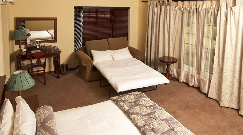Classic Family Room, Magalies Manor Classic Family Room, Magalies Manor