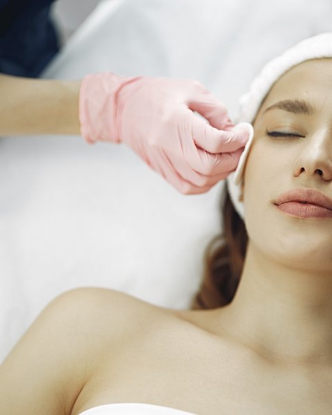 Youthful Facial for normal / combination skin.