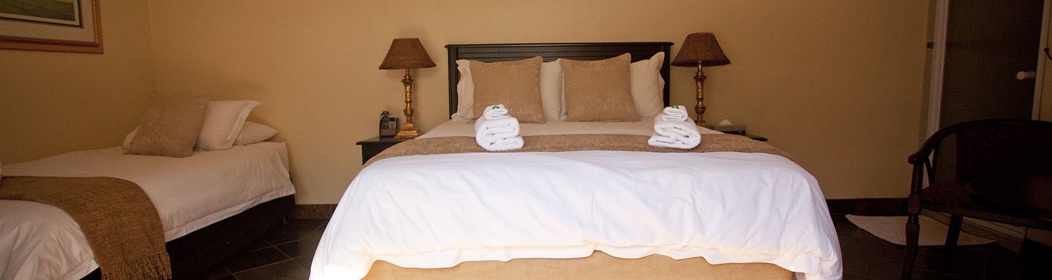 Double Bedroom with Shower, Magalies Mountain Lodge