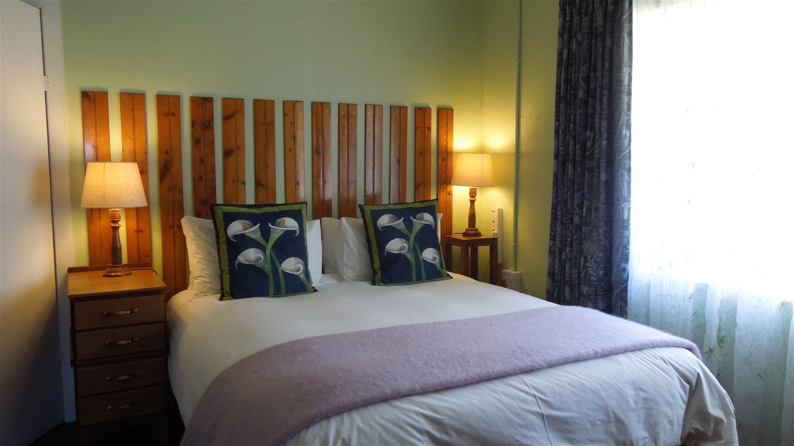 Angler and Antelope, self-catering Somerset East, bedroom