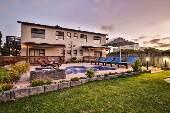 Afrovibe Beach Lodge | Garden Route Guest House Afrovibe Beach Lodge | Garden Route Guest House
