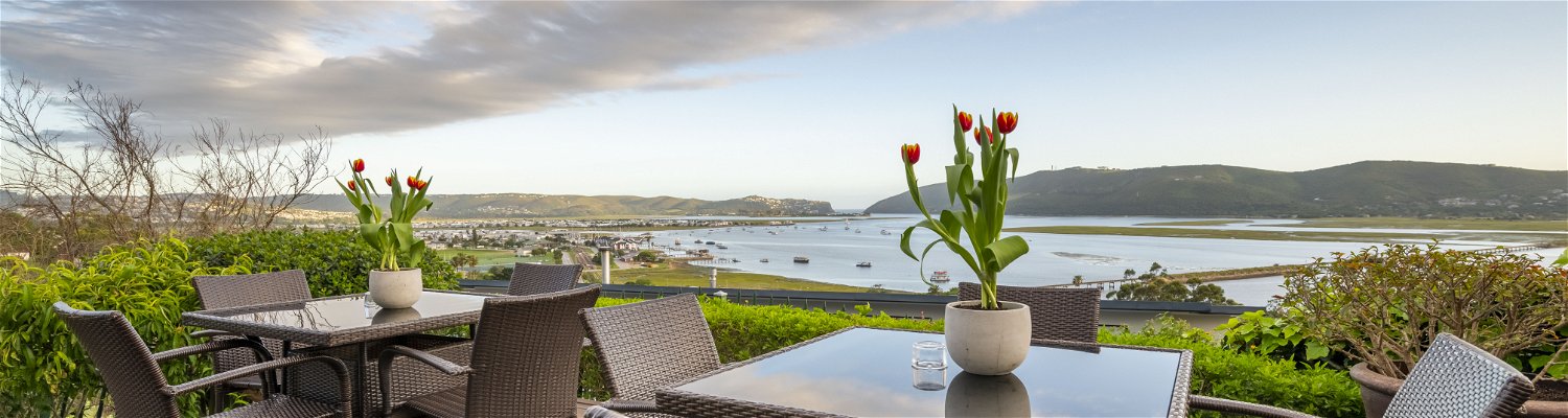 Stay with us and enjoy stunning views of the Knysna Heads