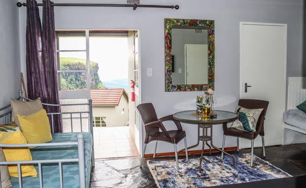 No. 15. Living room.