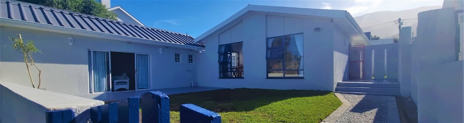 Moondance, Hermanus Holiday Rentals, Voëlklip Holiday accommodation close to the famous Voëlklip beaches, Self catering holiday house in Voëlklip Hermanus