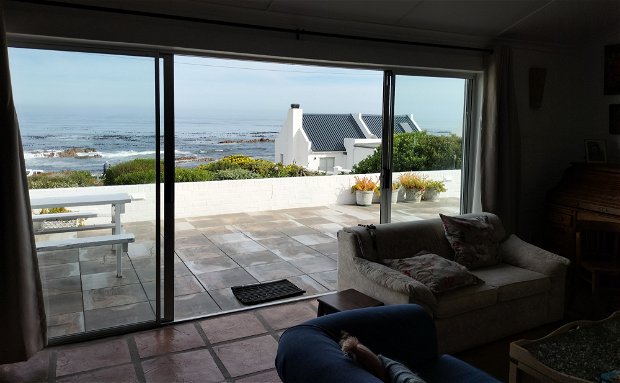 Hermanus Holiday Rentals, Villa Elaine, Self catering seafront holiday house, Onrus seafront home Hermanus Holiday Rentals, Villa Elaine, Self catering seafront holiday house, Onrus seafront home