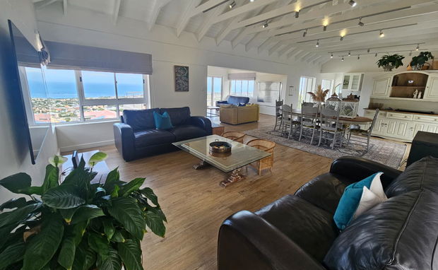 Hermanus Holiday Rentals, Villa Toledo,Self catering holiday house in Onrus, Onrus holiday house with swimming pool, Holliday Rental with sea view Hermanus Holiday Rentals, Villa Toledo,Self catering holiday house in Onrus, Onrus holiday house with swimming pool, Holliday Rental with sea view