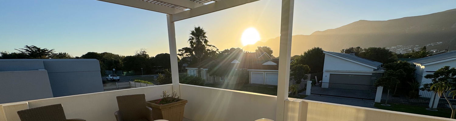 Whalecome Inn, Hermanus Holiday Rentals, Self-catering accommodation in Sandbaai, Hermanus, Holiday home close to the beach, Hermanus Holiday Rentals