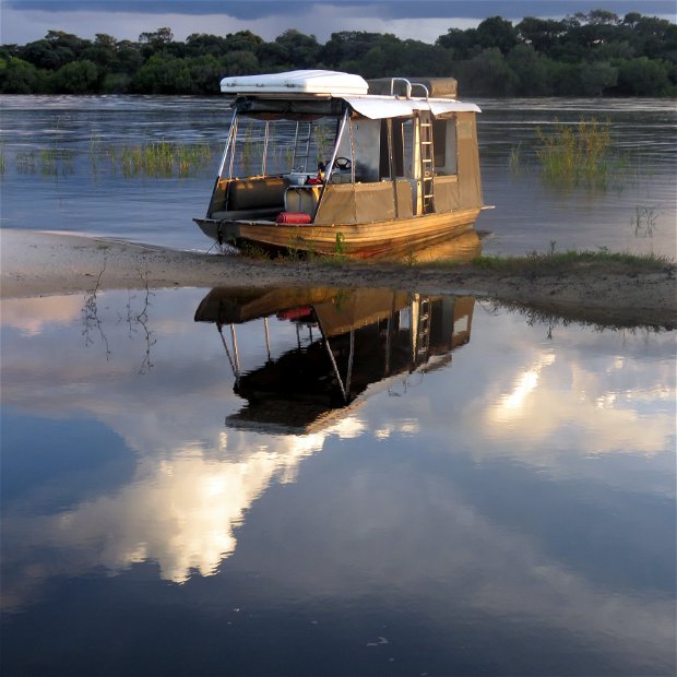 Camper-boats, Caprivi Houseboat Safari Lodge, Caprivi
