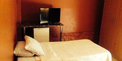 Family Room (5 Sleeper) 