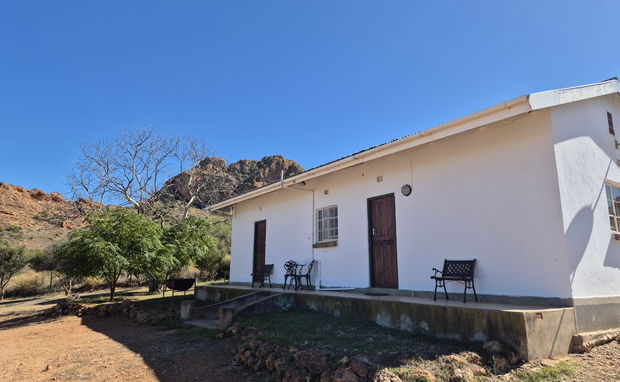 Red stone hills Hanepoot Cottage Accommodation