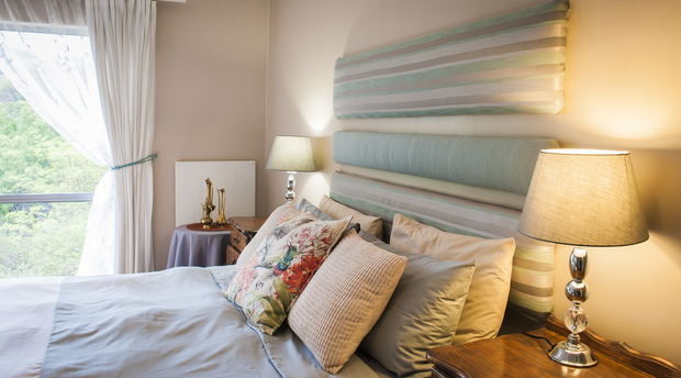 Triple Suite 1 Bar Fridge, en-suite Corner Bath & Generous Shower Triple Suite 1 Bar Fridge, en-suite Corner Bath & Generous Shower
