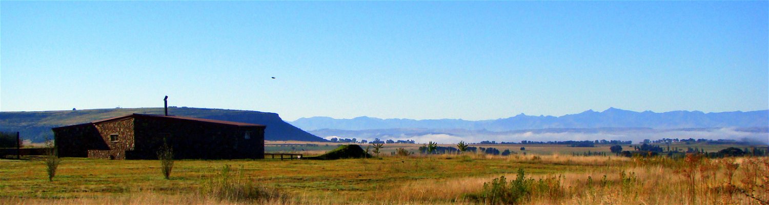 Amohela ho Spitskop Country Retreat in the Eastern Free State Highlands - with spacious comfortable self catering cottages and incredible beautiful views.