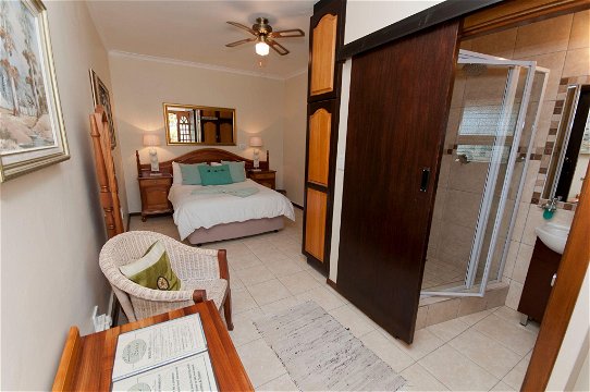 Room 4-3, Lagoon Breeze Guest House