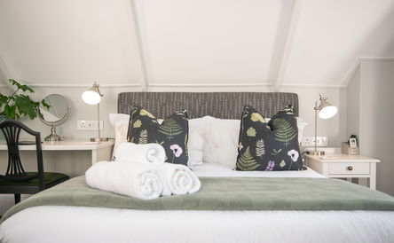 Loft Guest Room - Room 7