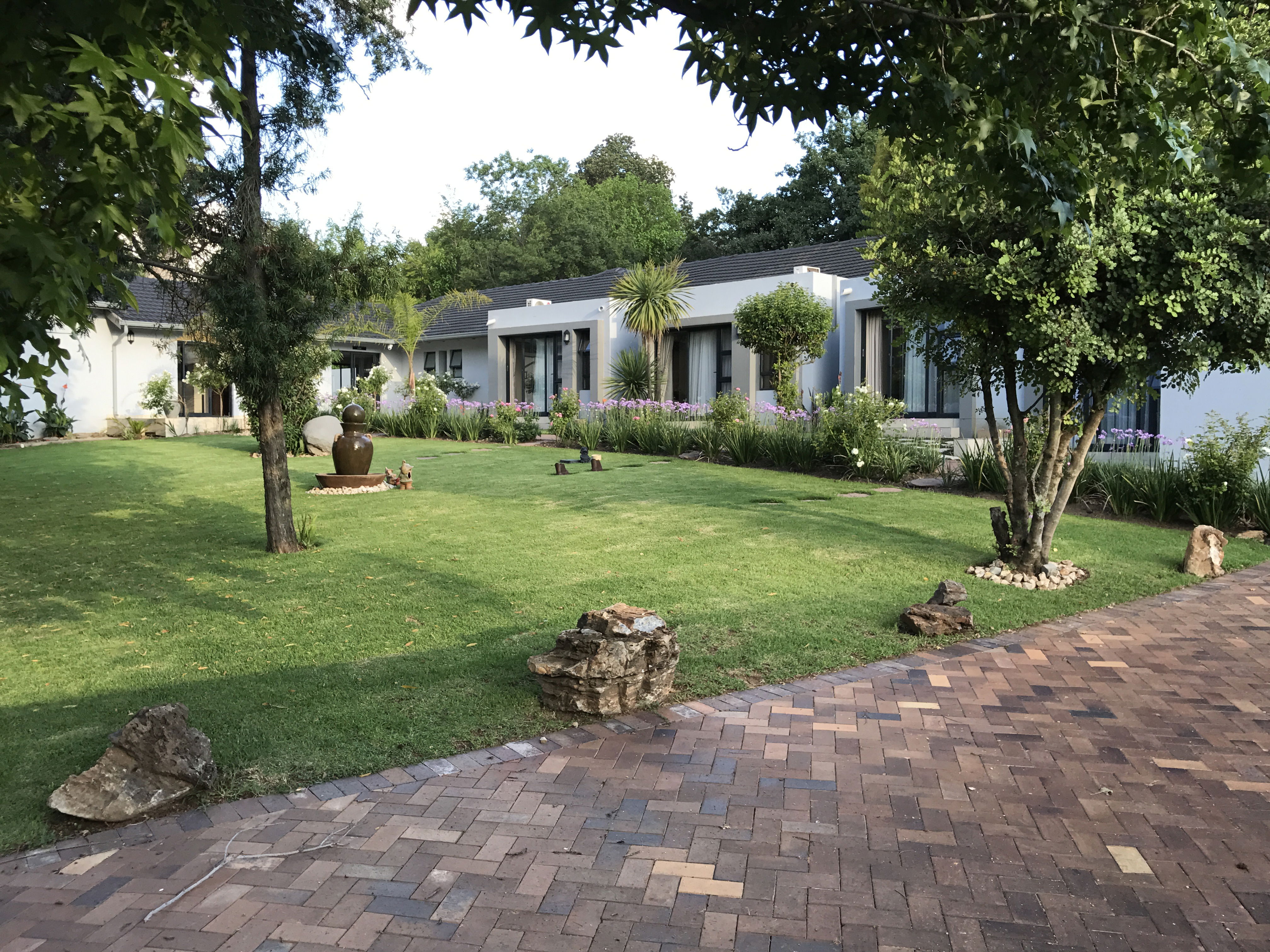 Luxurious, 4 Star Guest Suites in Woodmead, Sandton