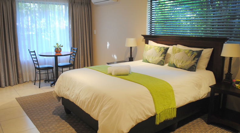Deluxe Queen Suite