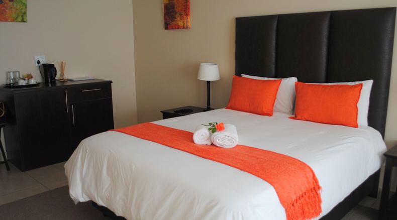 Deluxe Queen Suite